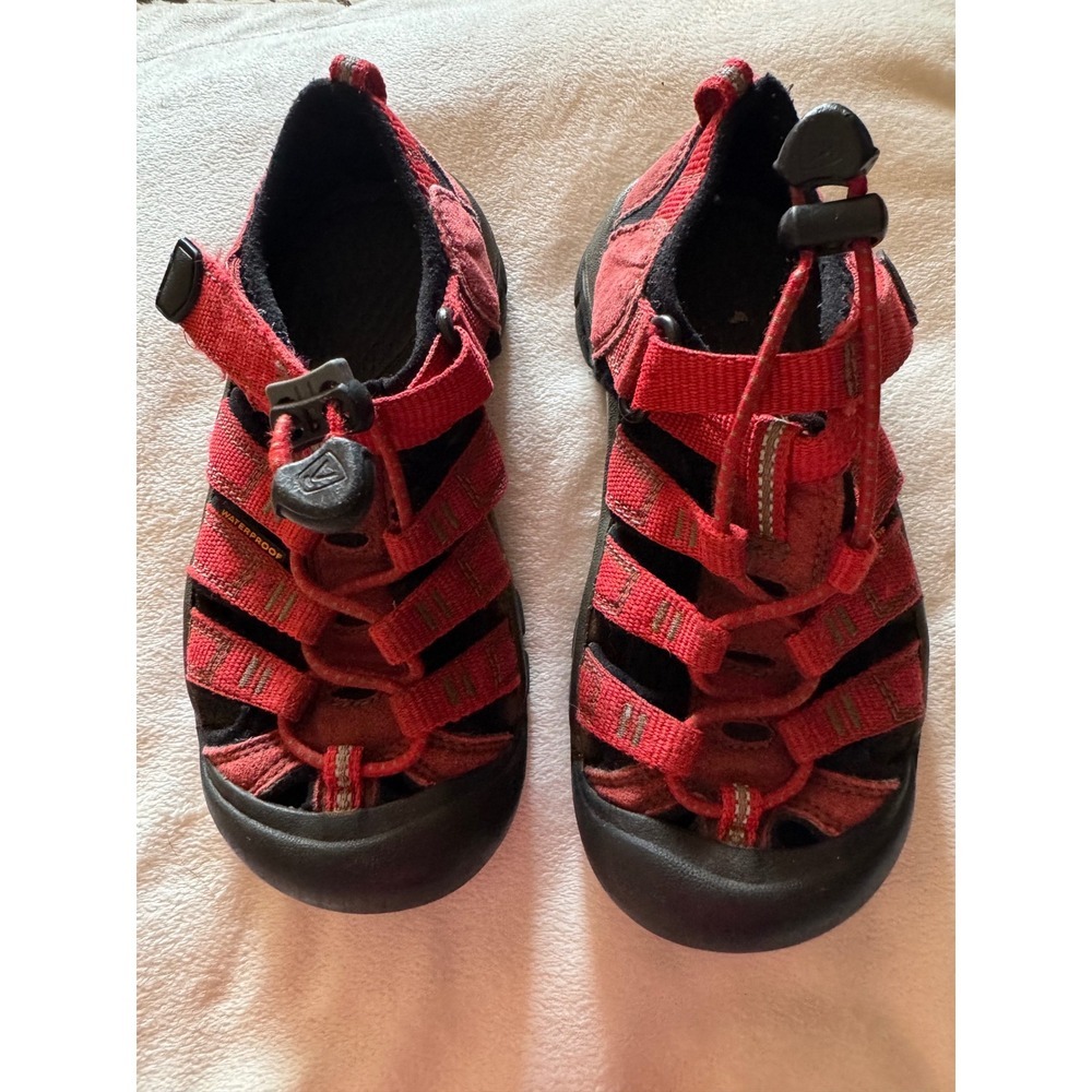 Keen Newport H2 Kids Red Black Waterproof Hiking Water Sandals Size 12 US 30 EU